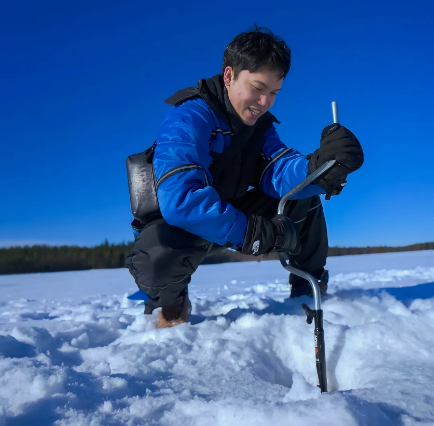 Ice Fishing and Barbecue Experience in Rovaniemi