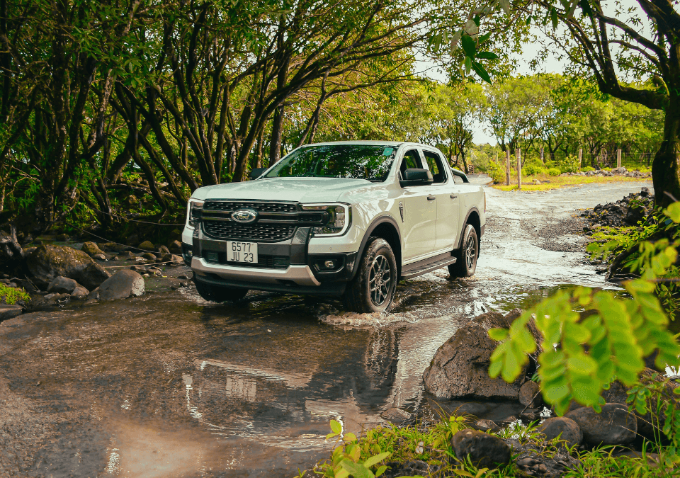 4×4 Guided Park Tour at La Vallée des Couleurs