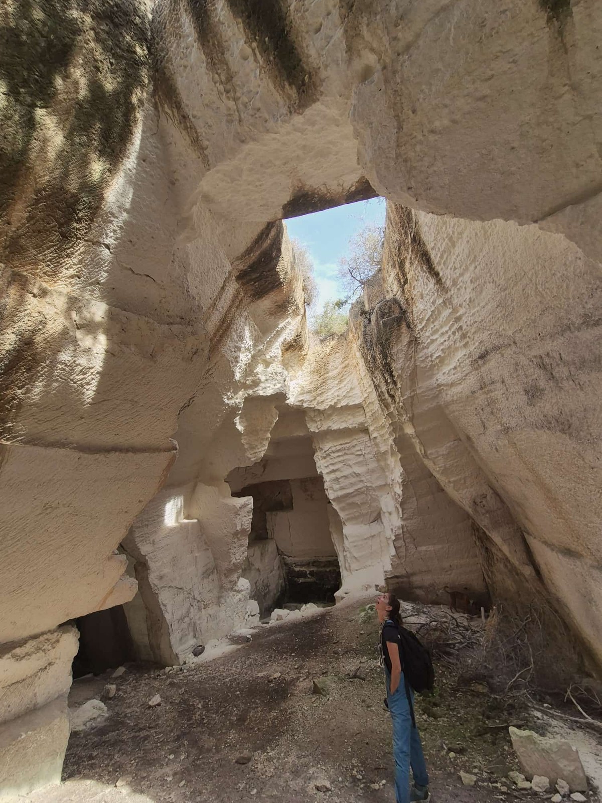 Hidden Marés Quarry & Caves Trek in Felanitx – 3-Hour Guided Walk