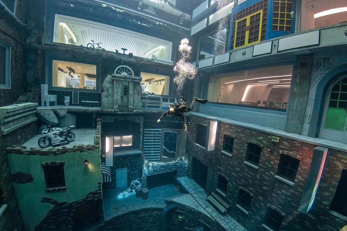 Dive Experience in the Deepest Pool in Dubai (60m)