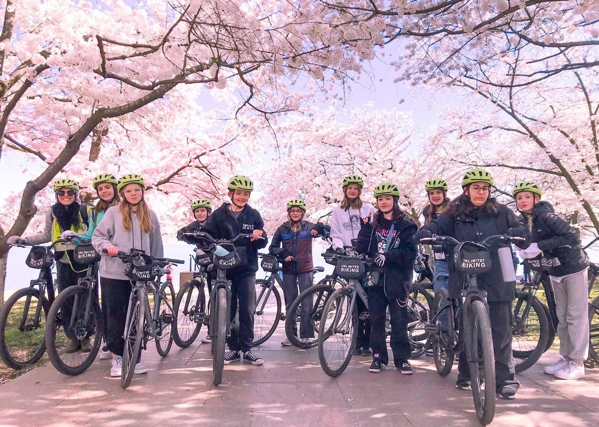 Cherry Blossoms Guided Bike Tour – Tidal Basin & Potomac