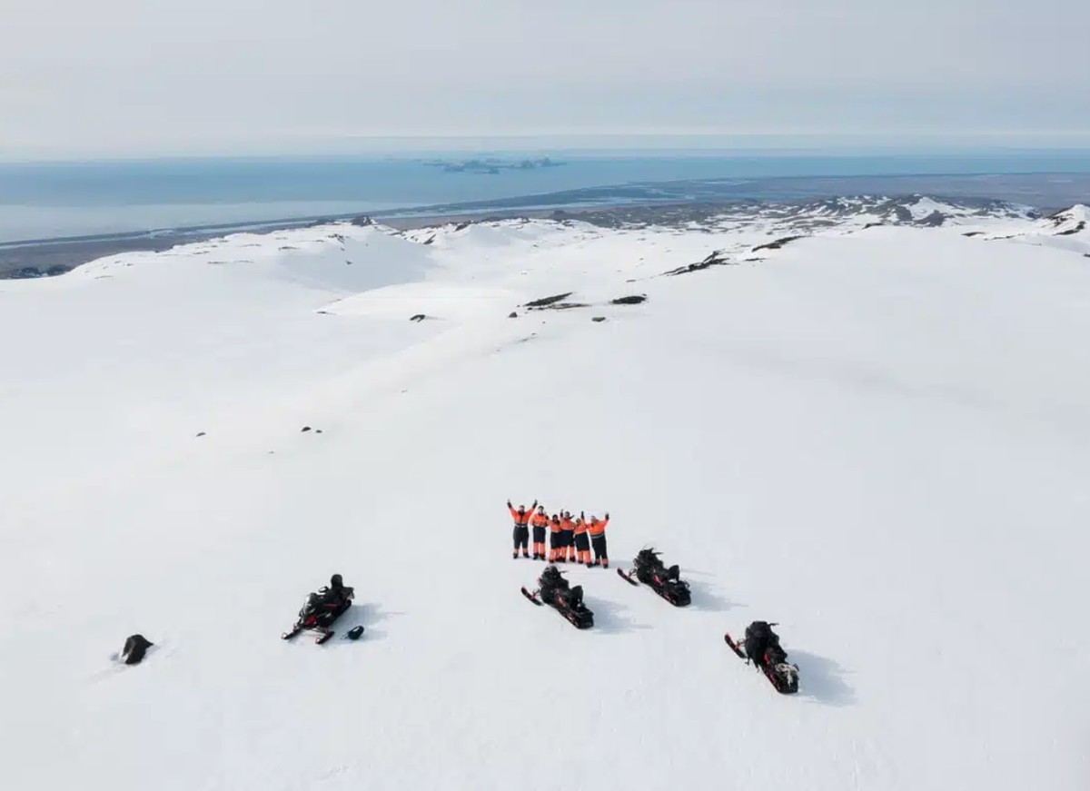 Exclusive Highland Snowmobiling on Eyjafjallajökull – Extended Glacier Ride
