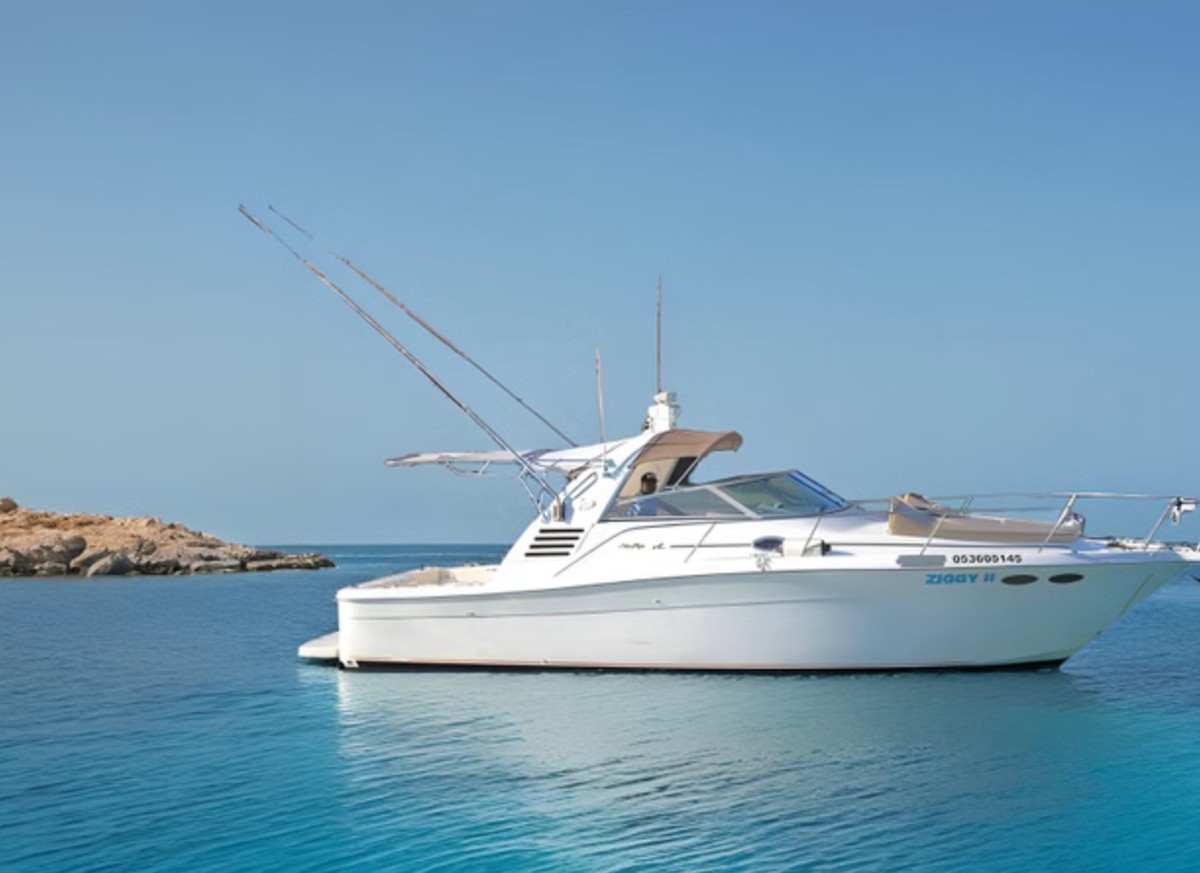 Cabo 36ft Private Yacht Charter to El Arco with Snorkelling (Up to 10 Guests)