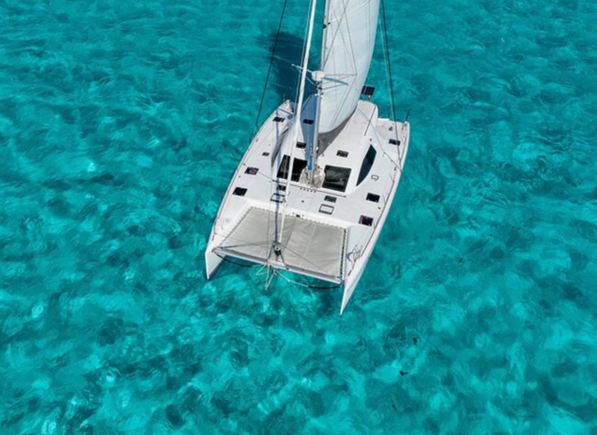 Cancún 4-Hour Private Catamaran with Open Bar & Reef Snorkelling