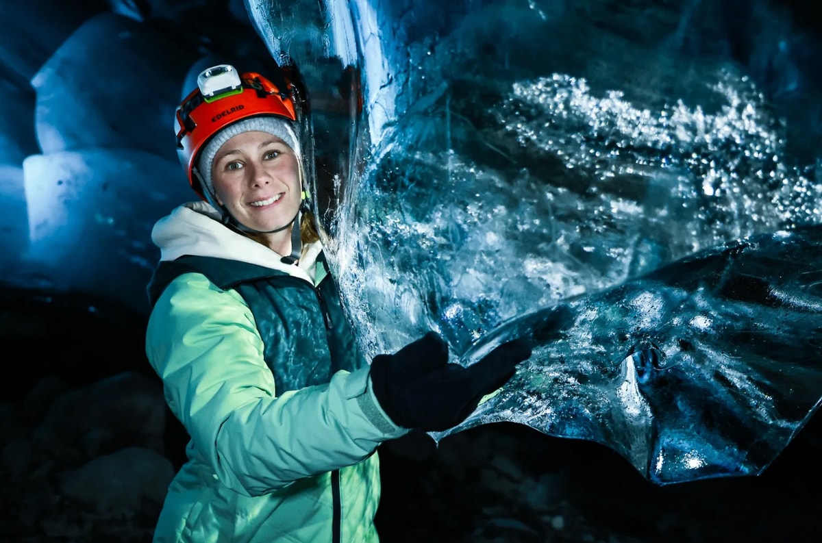Early Bird Ice Cave Hiking in Iceland