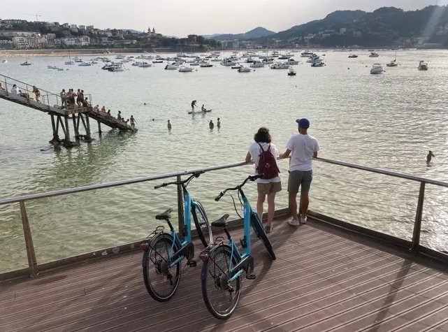 Private E-Bike City Tour of San Sebastián