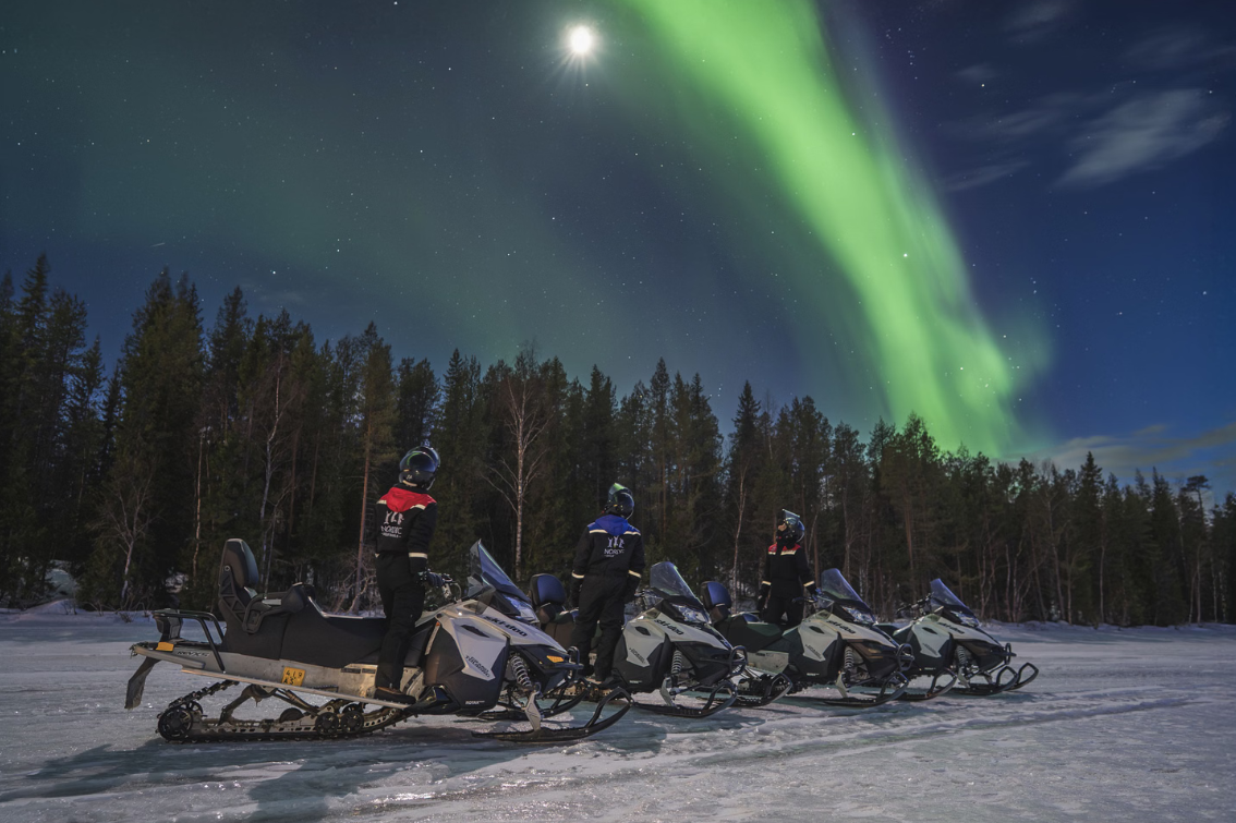 Northern Lights Snowmobile Photography Tour in Rovaniemi