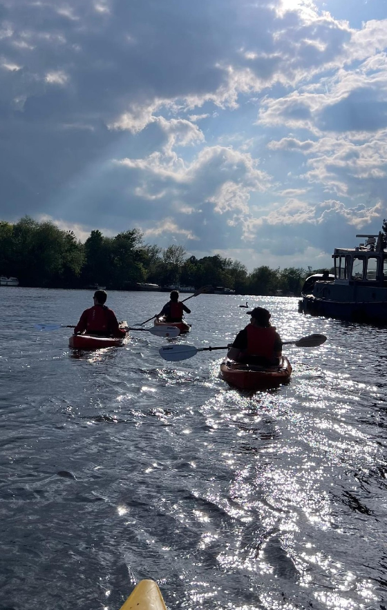 90-Minute Group Kayak Lesson – River Thames, Surrey