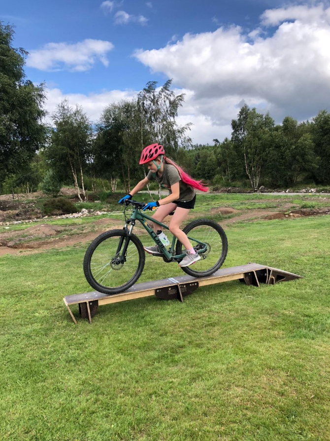 Girls Only MTB Sessions in Dess, Aboyne