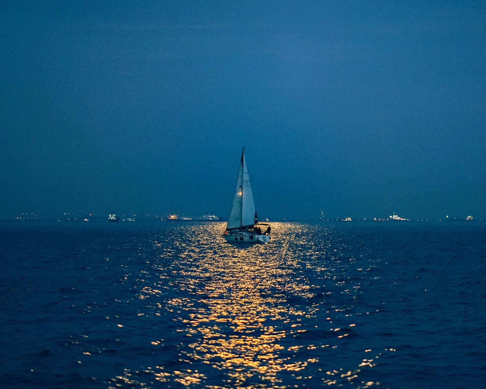 2.5-Hour Full Moon Night Sail in Sotogrande