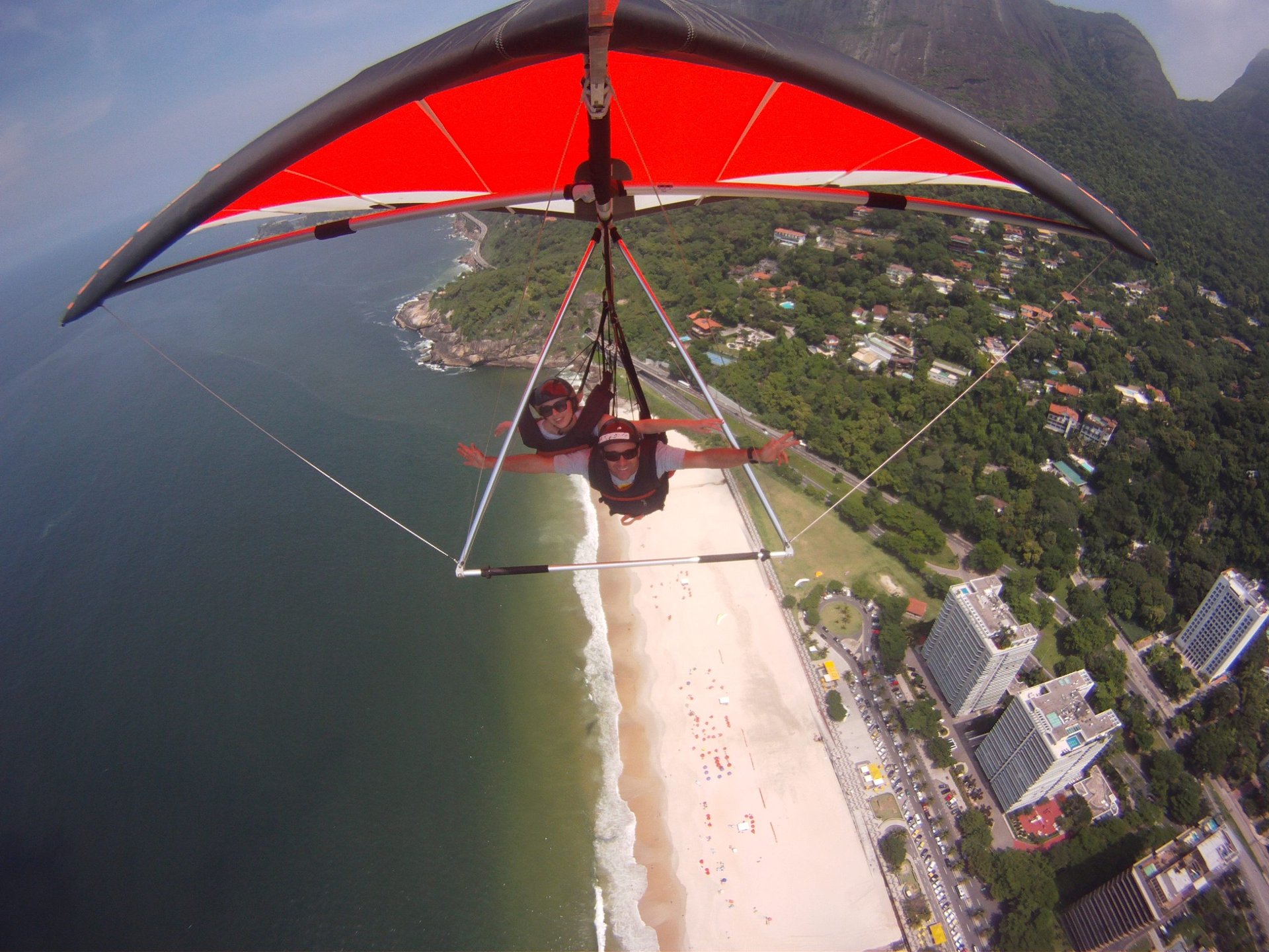 Tandem Hang Gliding in São Conrado