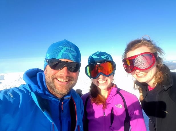 Cairngorm Plateau Snowhole Mountaineering Weekend