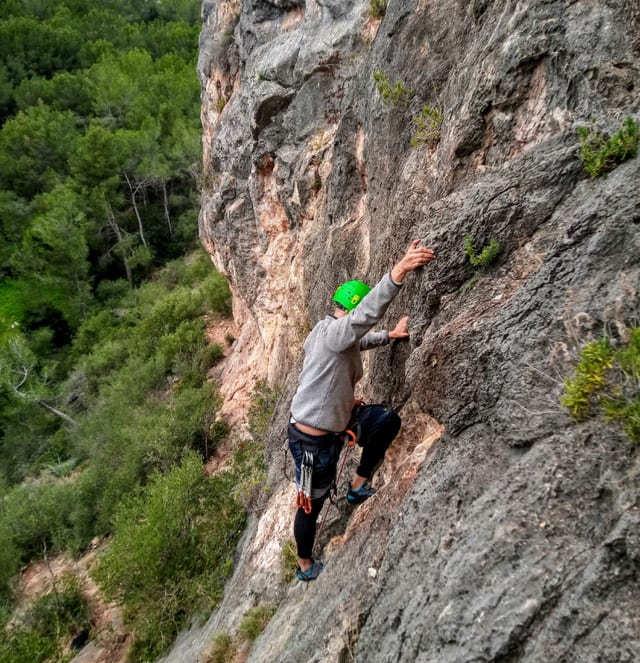 3-Day Intro Rock Climbing Course in Mallorca