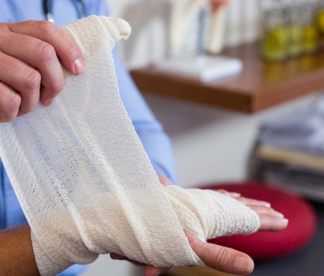 2 Day First Aid at Work Requalification Course in Wiltshire