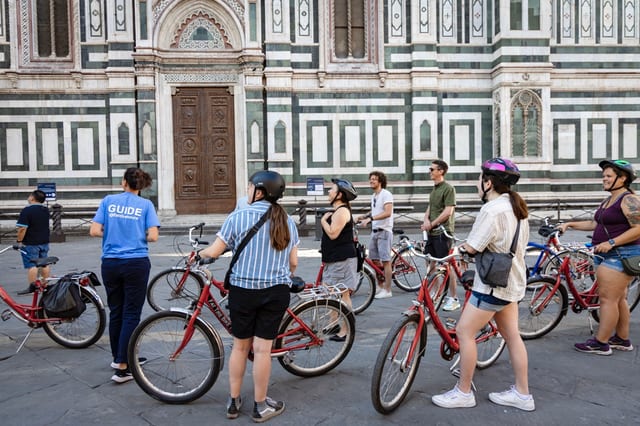 Florence at Night Bike Tour with Wine and Aperitivo