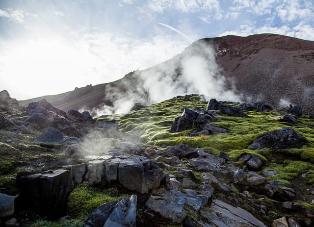 Landmannalaugar Super Jeep Tour – Highlands, Hot Springs & Hekla