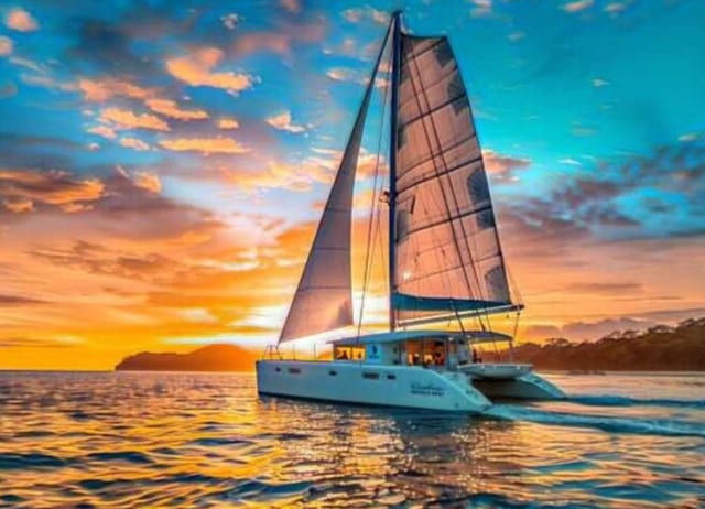 Costa Rica Sunset Catamaran Cruise with Snorkelling, Kayaks & Open Bar