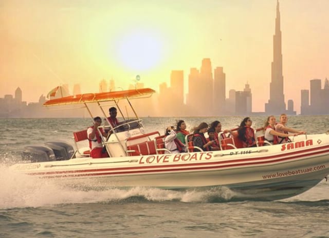 Dubai Speedboat Tour – Atlantis, Palm Jumeirah & Burj Al Arab Cruise