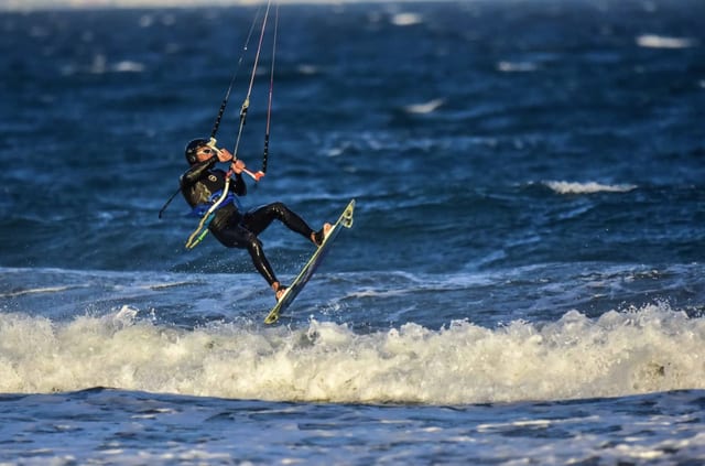 Kitesurf Semi-Private Lesson in Playa del Inglés
