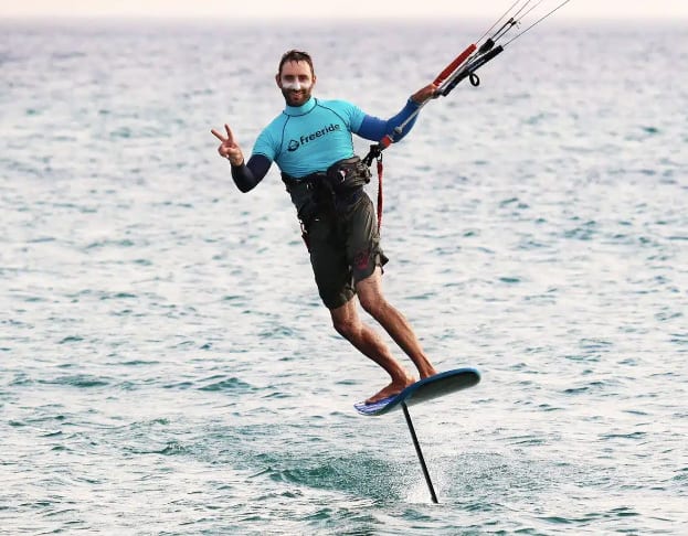 Beginner to Advanced Kitefoil Lessons in Cádiz