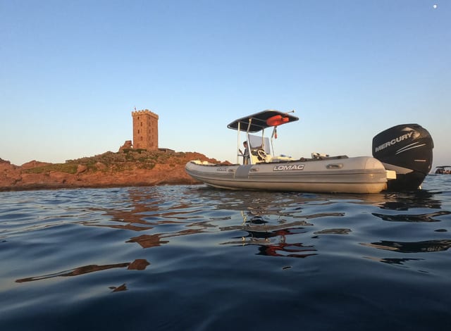 Boat Snorkeling Tour to Cap Dramont and Île d’Or from Saint-Raphaël
