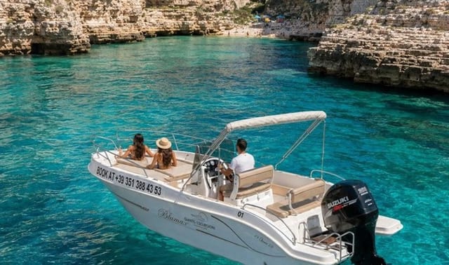 Private Boat Excursion with Champagne in Polignano a Mare