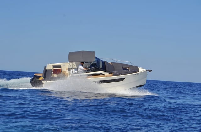 Nuva M9 Cabin Boat Hire in Cala d'Or