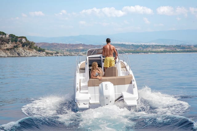 Ranieri Next 220 SH Boat Hire in Cala d'Or