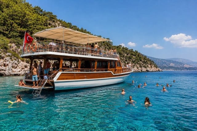 Alanya Relaxing Boat Tour with BBQ Lunch and Transfer