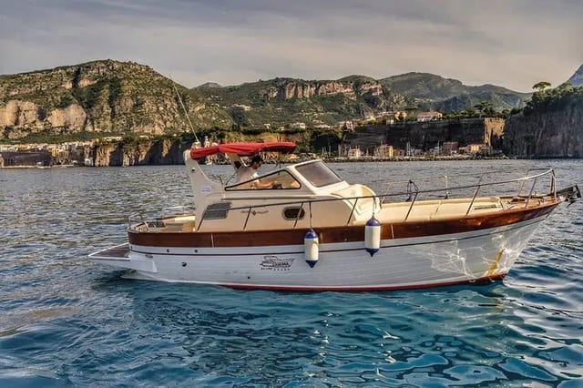 Private Tour to Capri and Positano from Sorrento: Classic Gozzo 850