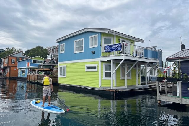 Paddling Inner Harbour Downtown Victoria