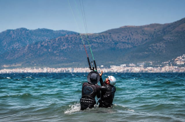 Foil and Surf Kite Lessons in Sant Pere Pescador