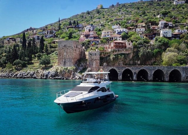 Alanya Private Yacht Cruise with BBQ Lunch, Soft Drinks & Swimming Stops