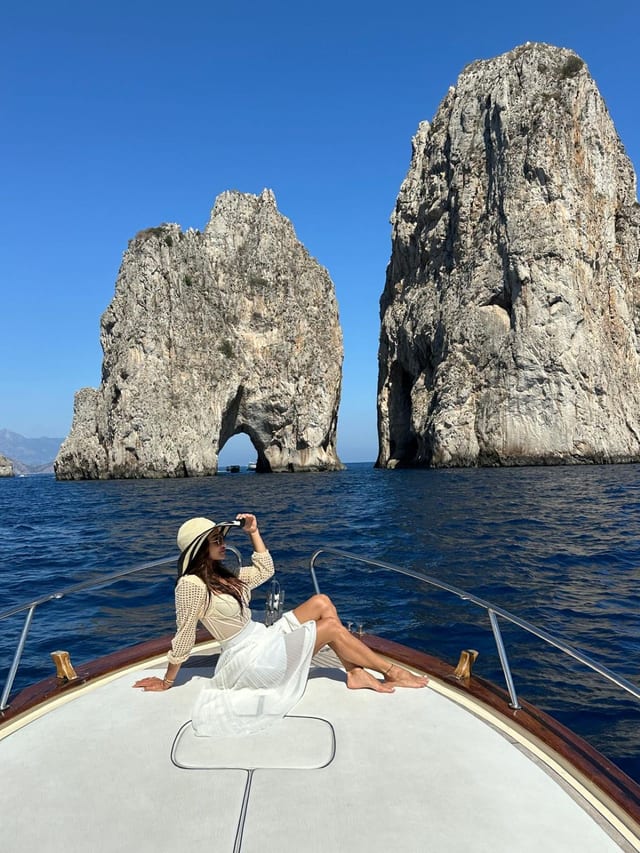 3-Hour Exclusive Boat Tour in Capri