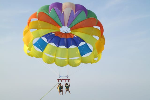 Hurghada Parasailing Tour with Red Sea View and Hotel Pickup