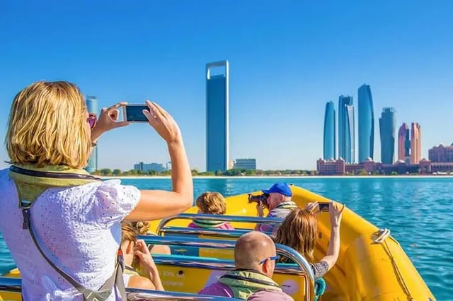 Speed Boat Tour in Abu Dhabi