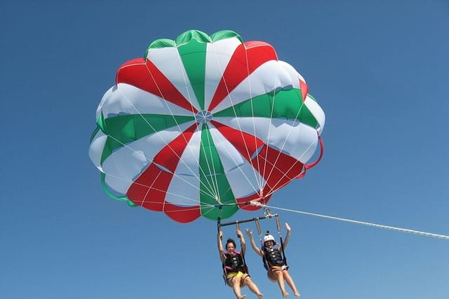 Parasailing in Marina di Pisticci