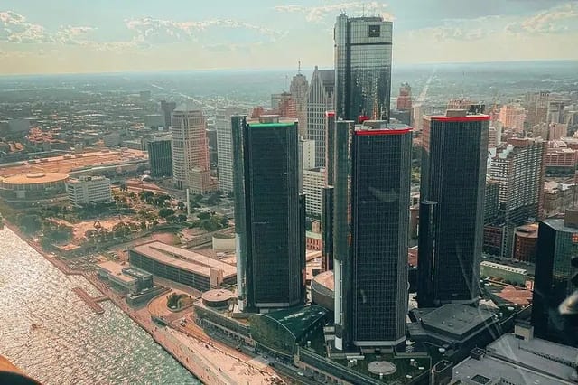 Downtown Detroit Helicopter Tour
