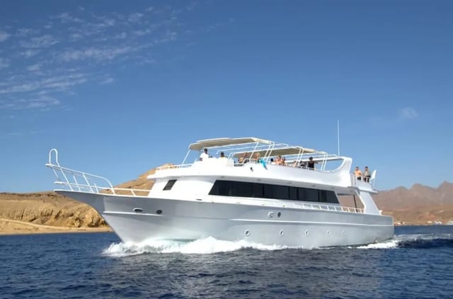 VIP Yacht Trip to White Island in Ras Mohamed