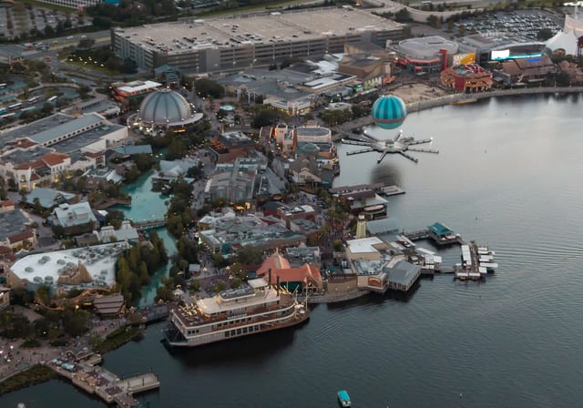 After-hours Theme Parks Helicopter Tour – 31 Miles