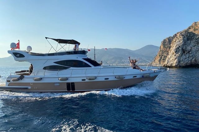 Private Luxury Yacht Tour in Alanya