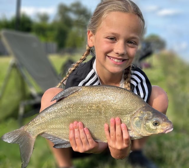 Lezione di pesca al colpo per principianti sui Norfolk Broads