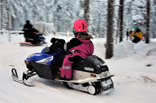 Family Snowmobile Safari in Rovaniemi