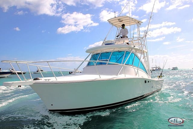 Private Fishing Charter on 32ft Luhrs Boat in Punta Cana