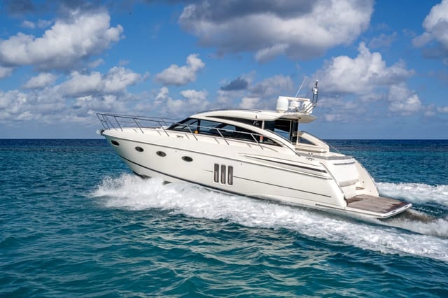 Luxury Yacht Experience in Ocho Rios