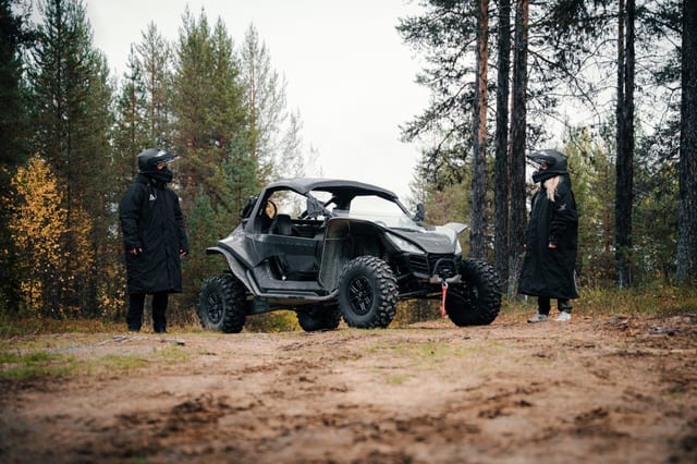 Tour privato in ATV/UTV con fuoco da campo e barbecue a Levi