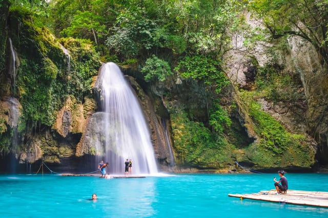 Private Osmena Peak and Kawasan Falls Day Trip