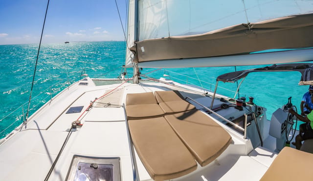 Isla Mujeres All Inclusive Sailboat Experience in Cancún