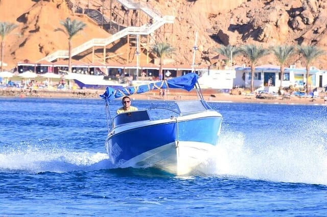 2 Hour Private Speedboat Ride along the Coast in Sharm El Sheikh