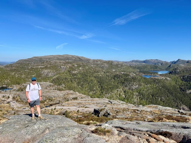 Iconic Preikestolen Hike in Lysefjord